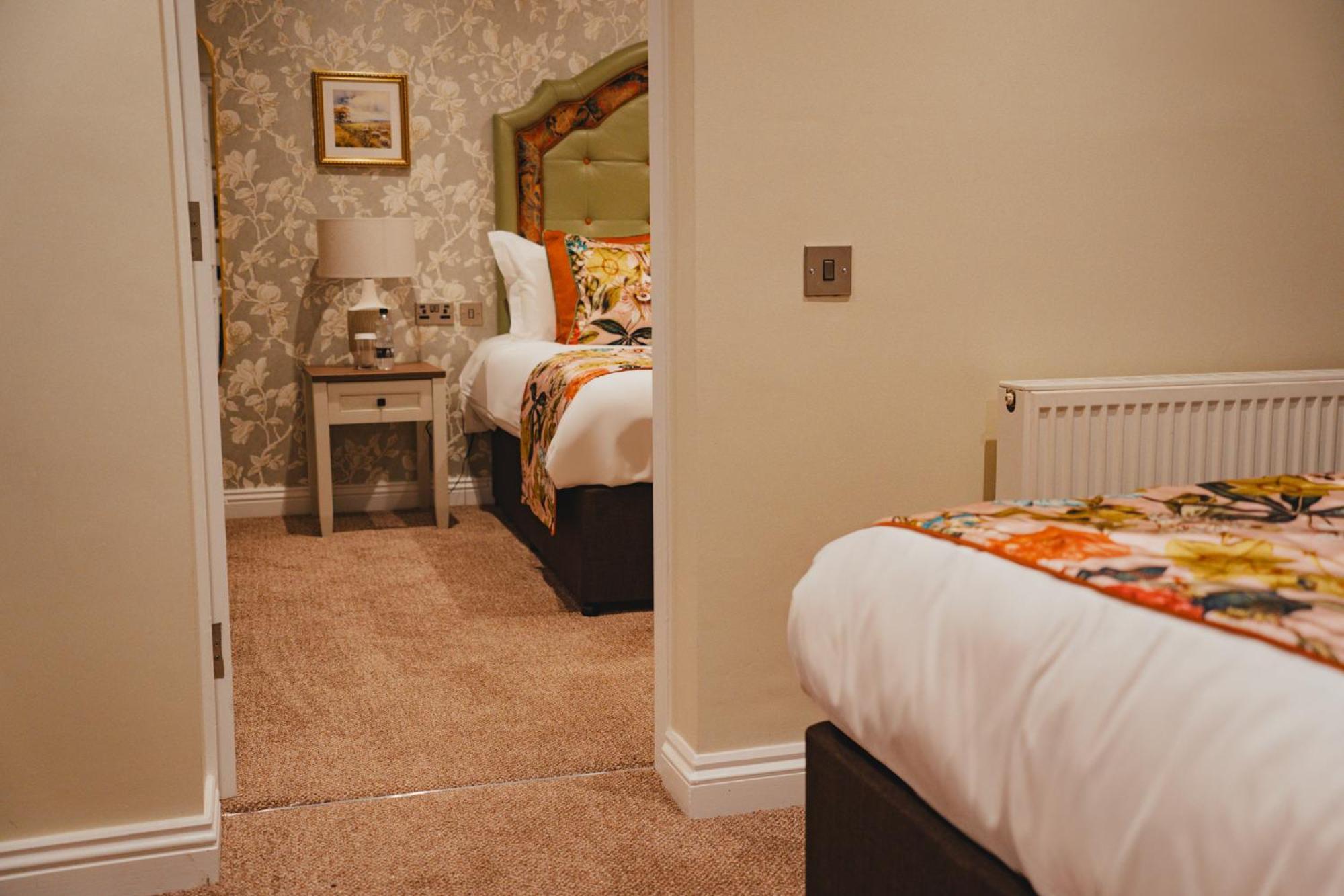 The Golden Fleece Hotel, Thirsk, North Yorkshire Kültér fotó