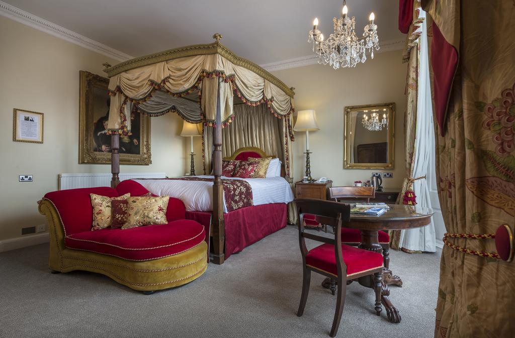 The Golden Fleece Hotel, Thirsk, North Yorkshire Kültér fotó