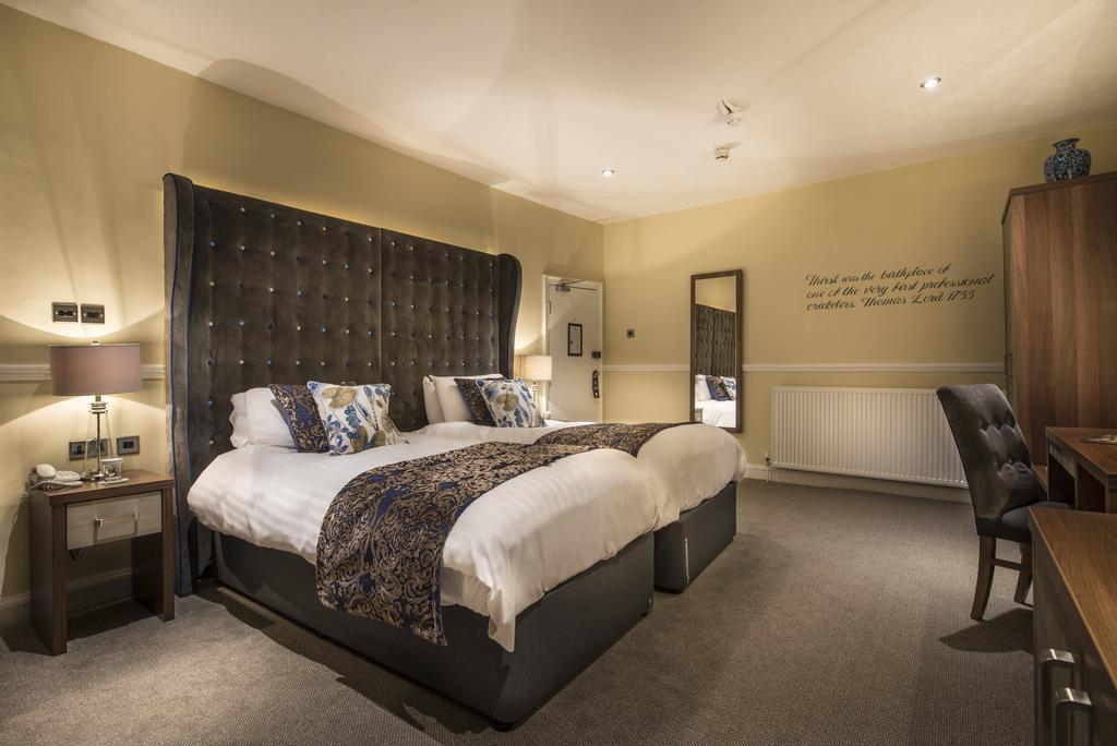 The Golden Fleece Hotel, Thirsk, North Yorkshire Kültér fotó
