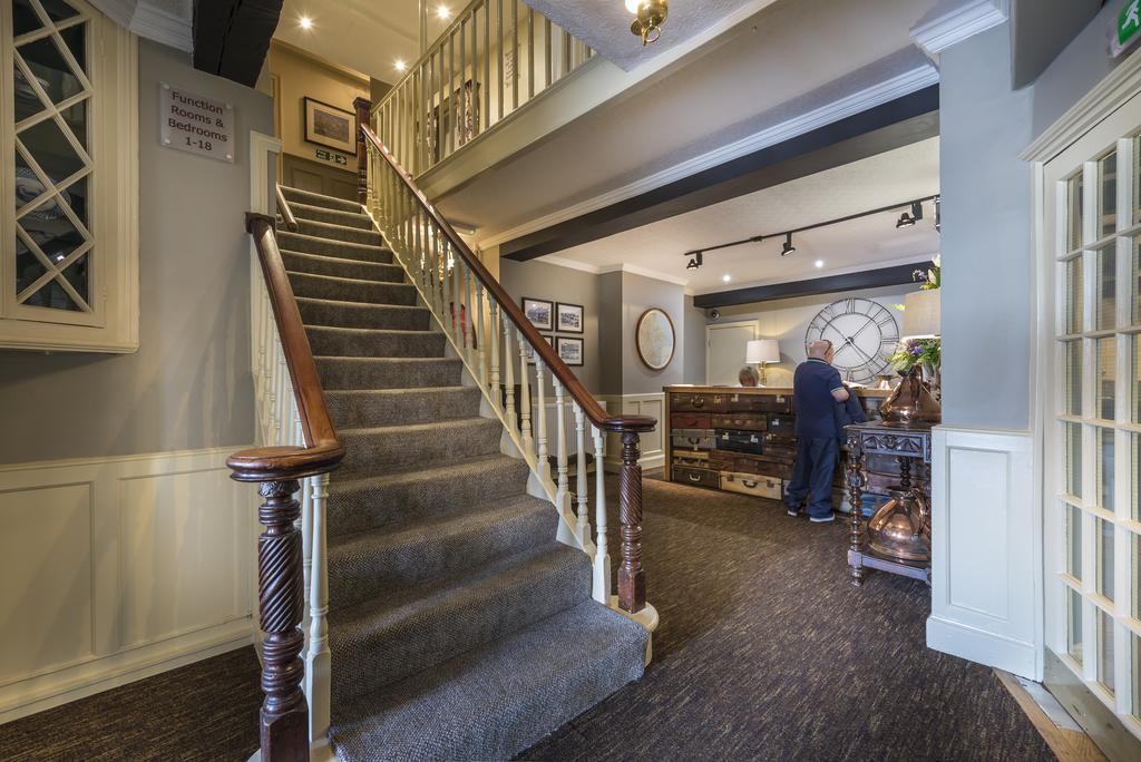 The Golden Fleece Hotel, Thirsk, North Yorkshire Kültér fotó