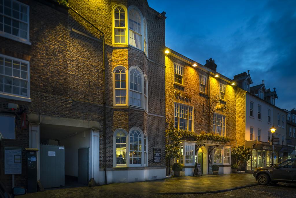 The Golden Fleece Hotel, Thirsk, North Yorkshire Kültér fotó