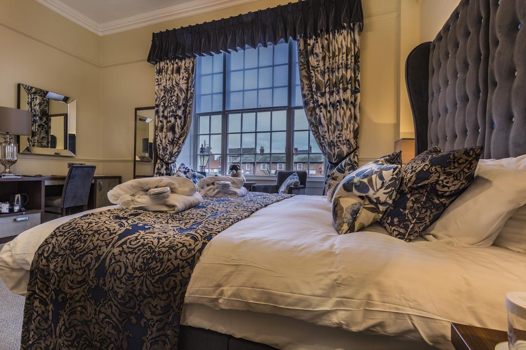 The Golden Fleece Hotel, Thirsk, North Yorkshire Kültér fotó